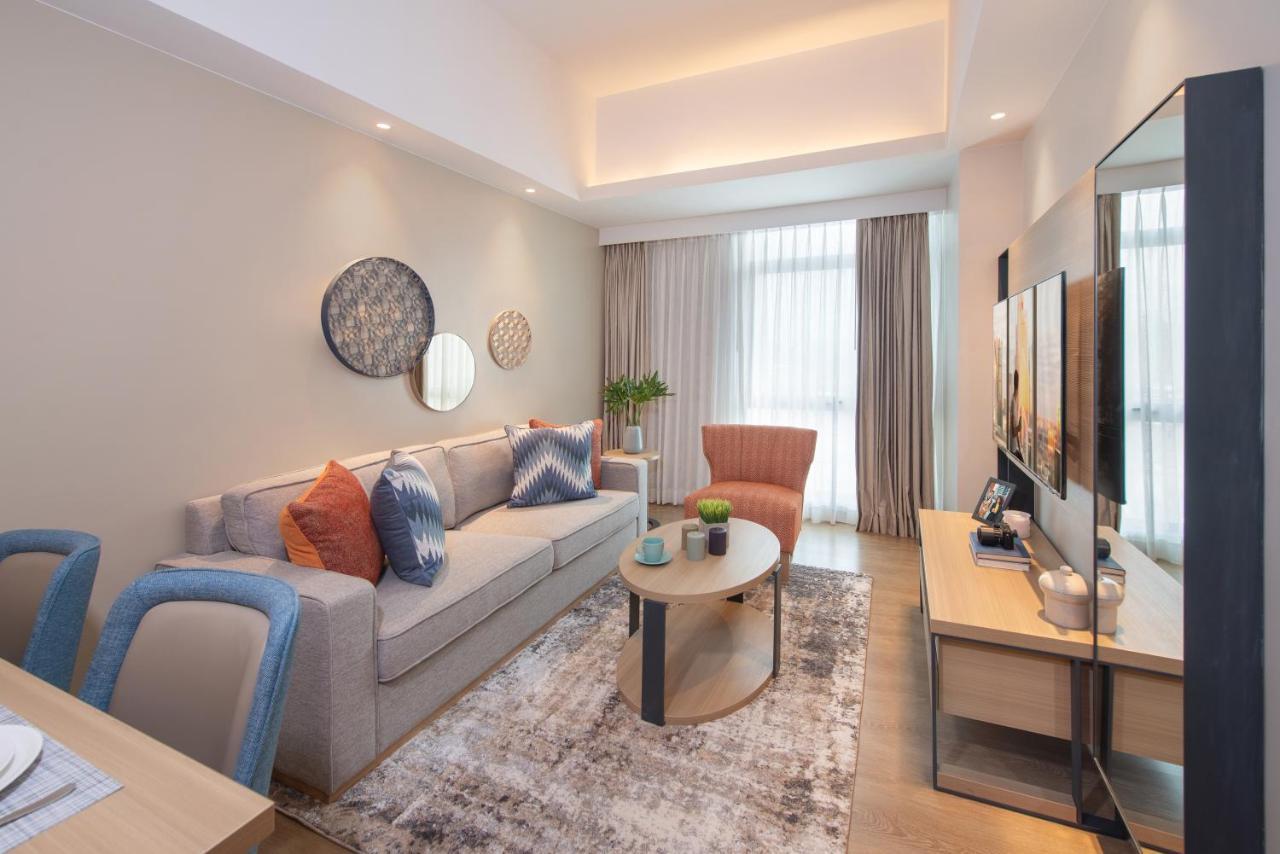Citadines Roces Quezon City Exterior foto